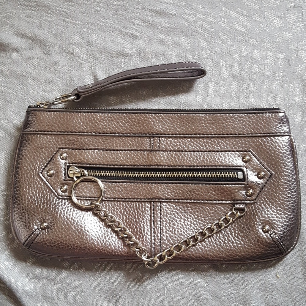 Oversized metallic clutch.